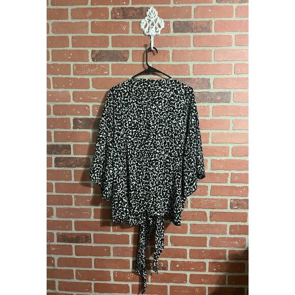 Anna & Ava Animal Print Tie Front Kimono - Picture 5 of 5